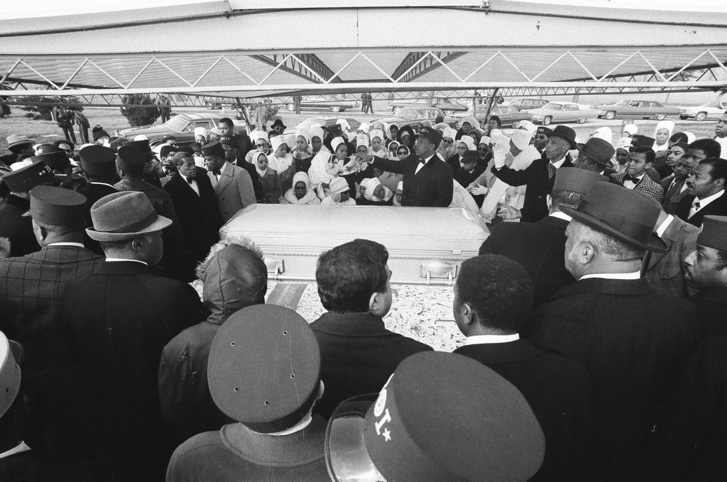 Elijah Muhammad burial at Glenwood Cemetery - Randy B. Leffingwell for Chicago Sun-Times