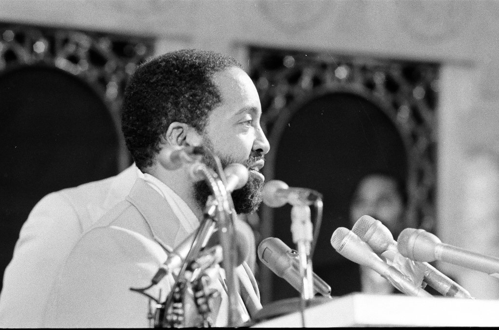 Wallace D. Muhammad speaks about hostage situation - John H. White for Chicago Sun-Times