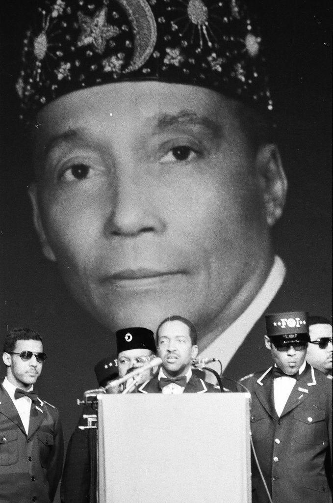 Elijah Muhammad funeral rites - Howard D. Simmons for Chicago Sun-Times