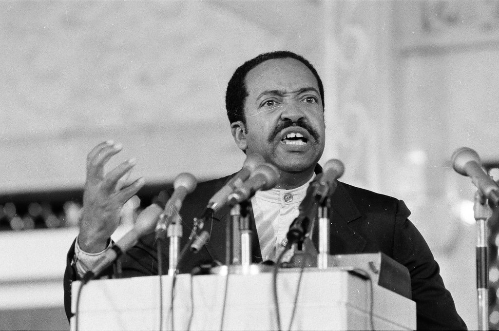 Wallace D. Muhammad speaks at Muslim temple - Randy B. Leffingwell for Chicago Sun-Times