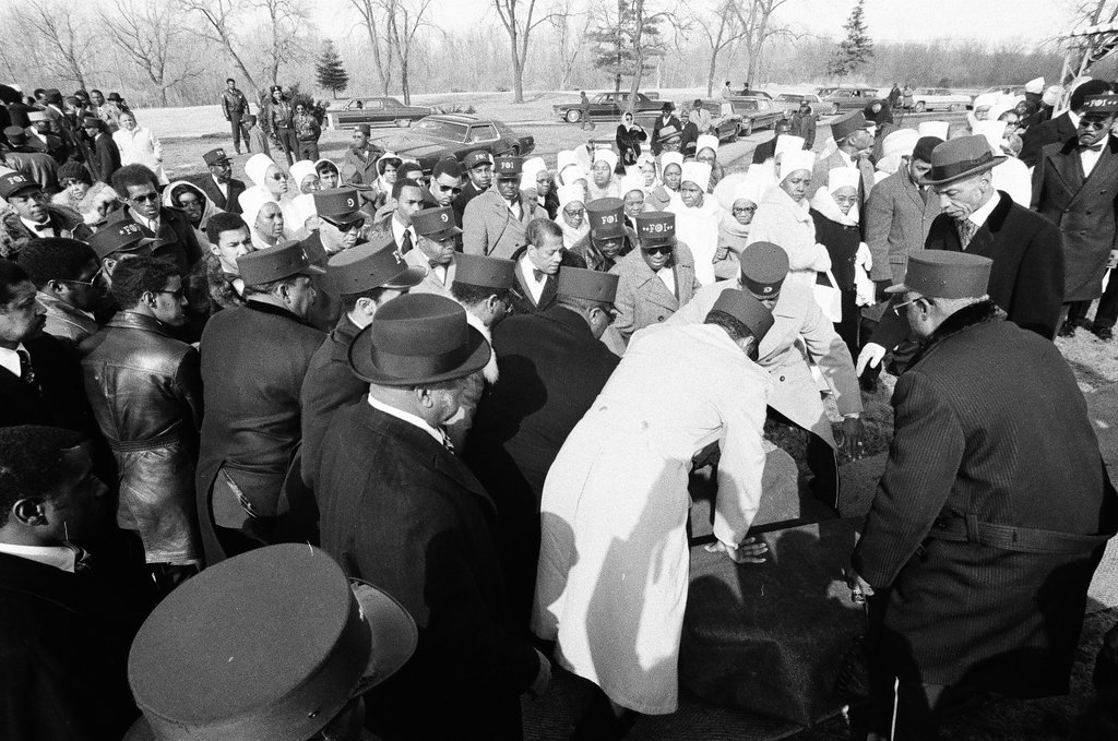 Elijah Muhammad burial at Glenwood Cemetery - Randy B. Leffingwell for Chicago Sun-Times