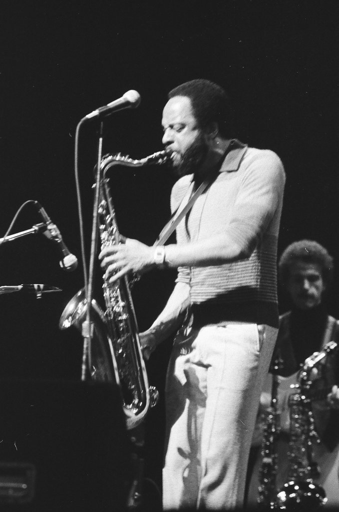Grover Washington in concert - Bob (Robert) Black for Chicago Sun-Times