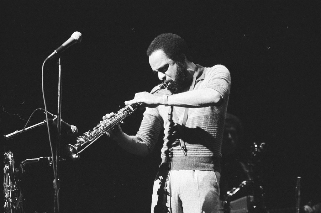 Grover Washington in concert - Bob (Robert) Black for Chicago Sun-Times