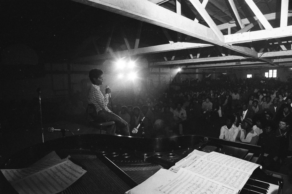 Dionne Warwick at Cook County Jail - Duane Hall for Chicago Sun-Times