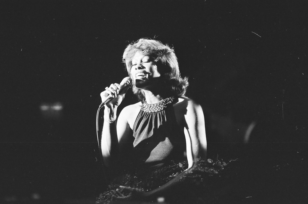 Dionne Warwick performs at Drury Lane Theatre - Duane Hall for Chicago Sun-Times