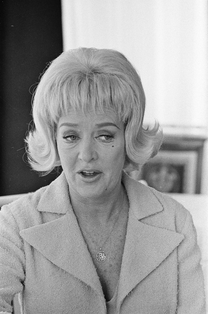 Betty Grable at the Pump Room - Gary Settle for Chicago Sun-Times