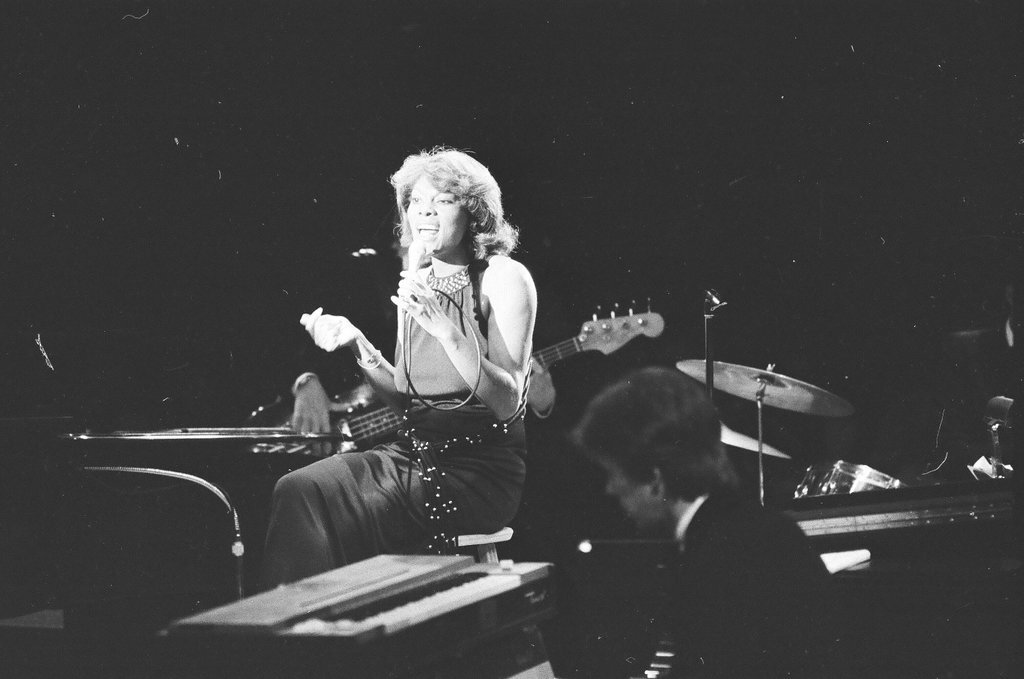 Dionne Warwick performs at Drury Lane Theatre - Duane Hall for Chicago Sun-Times