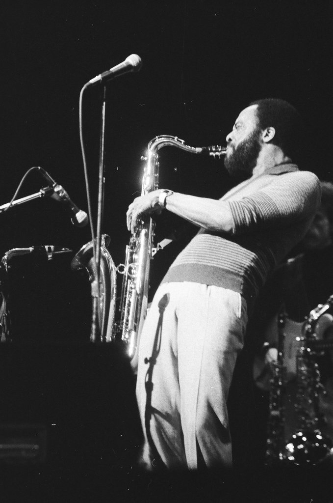 Grover Washington in concert - Bob (Robert) Black for Chicago Sun-Times