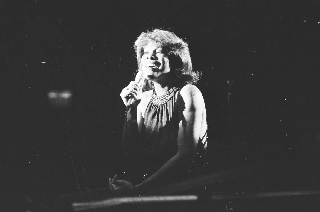 Dionne Warwick performs at Drury Lane Theatre - Duane Hall for Chicago Sun-Times