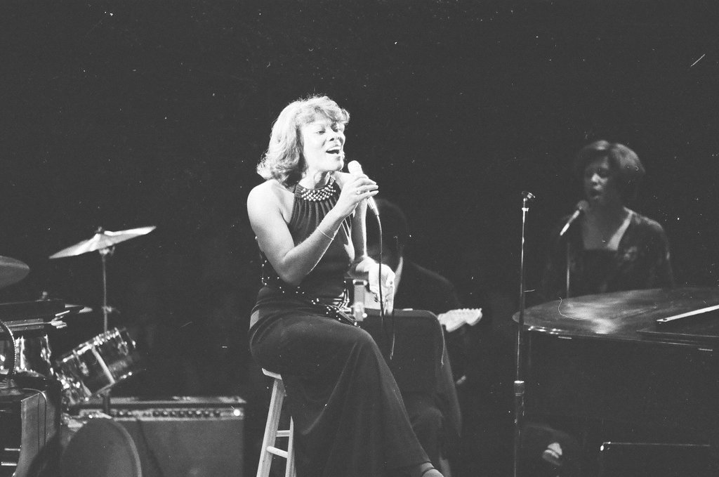 Dionne Warwick performs at Drury Lane Theatre - Duane Hall for Chicago Sun-Times