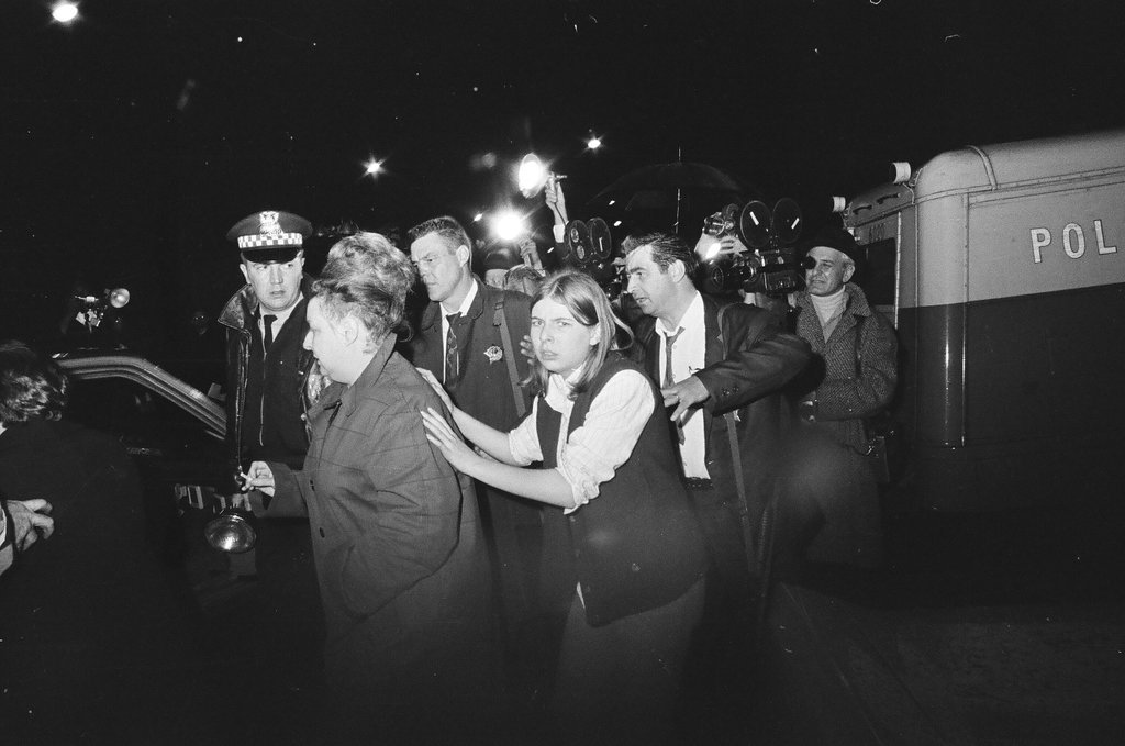 Police killed in standoff with sniper Frank Kulak - Bob (Robert) Black for Chicago Sun-Times