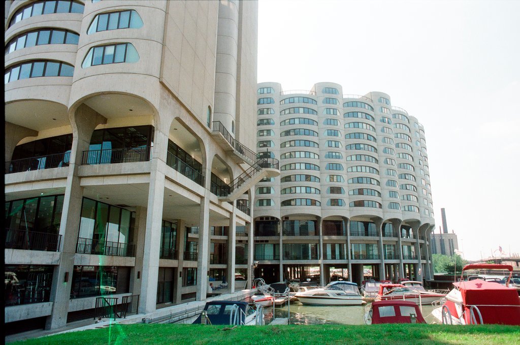 River City Apartments and marina - Chicago Sun-Times