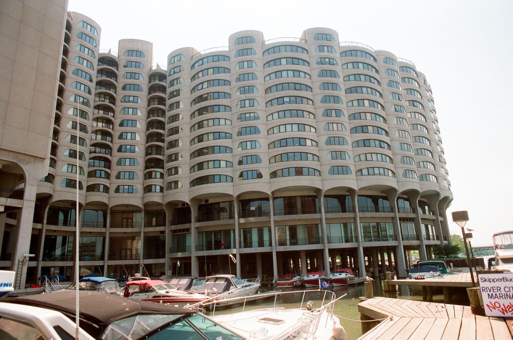 River City Apartments and marina - Chicago Sun-Times