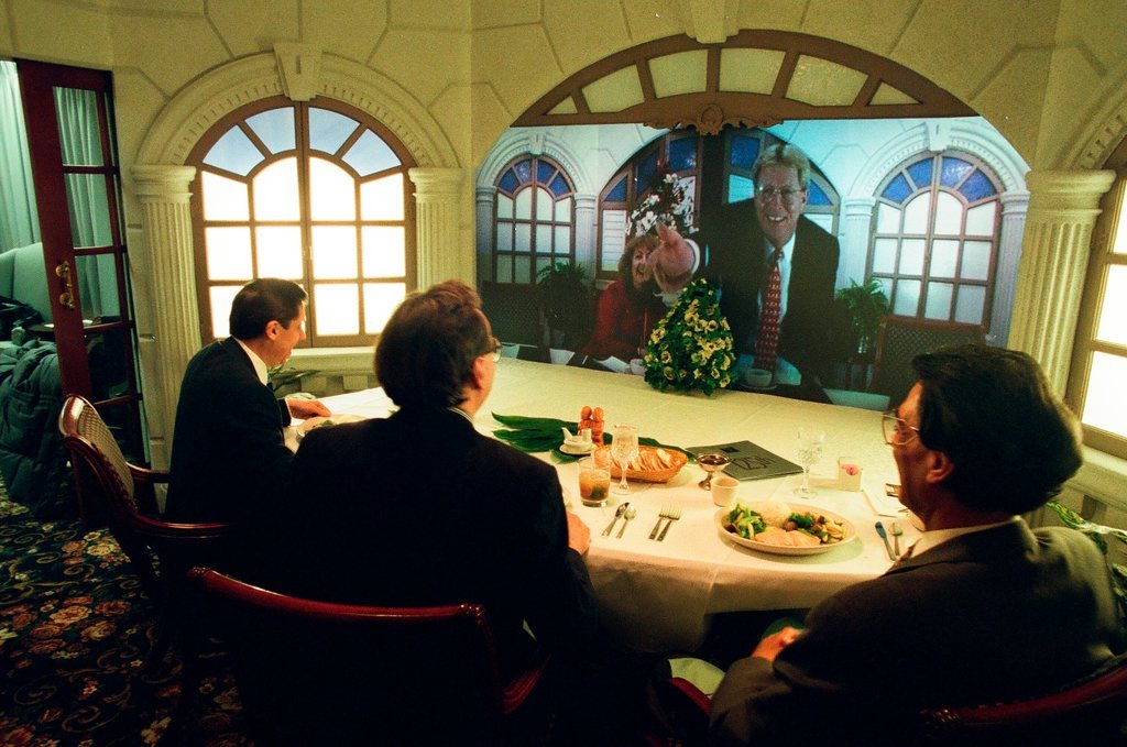 Teleconference luncheon at Palmer House Hilton - Chicago Sun-Times