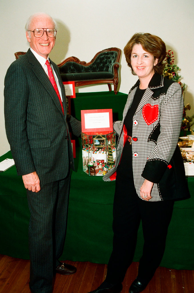 Items in a silent auction at the Chicago Historical Society - Chicago Sun-Times