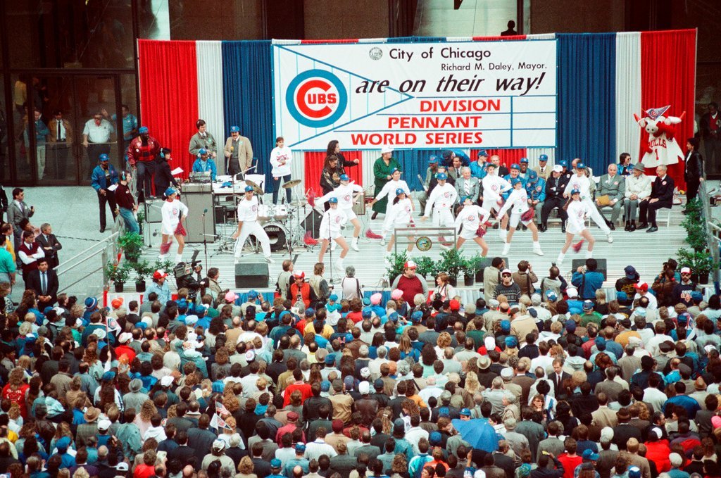 Cubs rally in the Loop - Nancy Stuenkel for Chicago Sun-Times