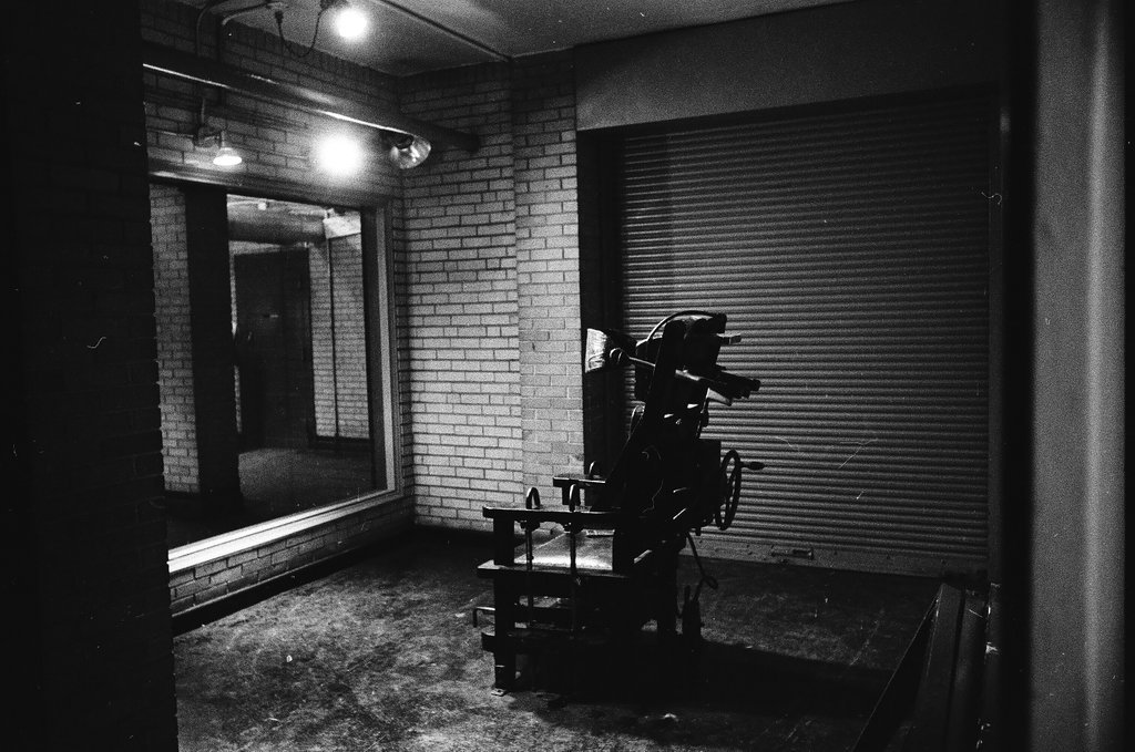 Electric chair at Cook County Jail - Chicago Sun-Times