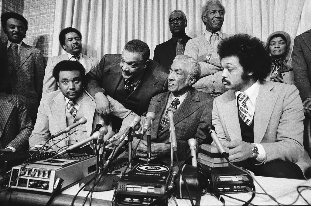 Jesse Jackson announcing name of black mayoral candidate at a press conference - Chicago Sun-Times