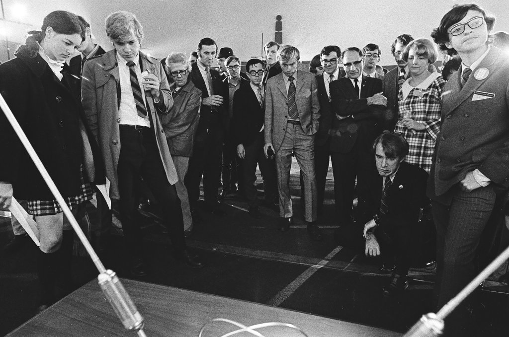 Adlai Stevenson III and others at the Sherman House Hotel on election night - Chicago Sun-Times