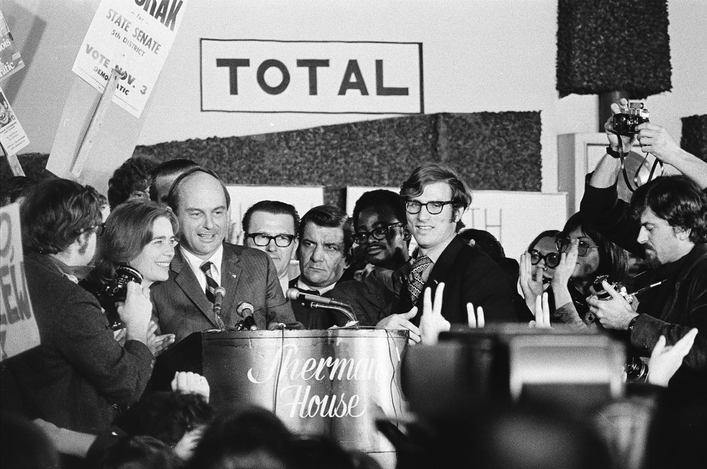 Adlai Stevenson III and others at the Sherman House Hotel on election night - Chicago Sun-Times