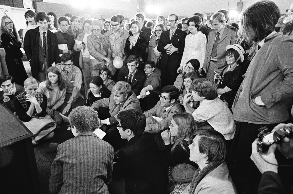 Adlai Stevenson III and others at the Sherman House Hotel on election night - Chicago Sun-Times