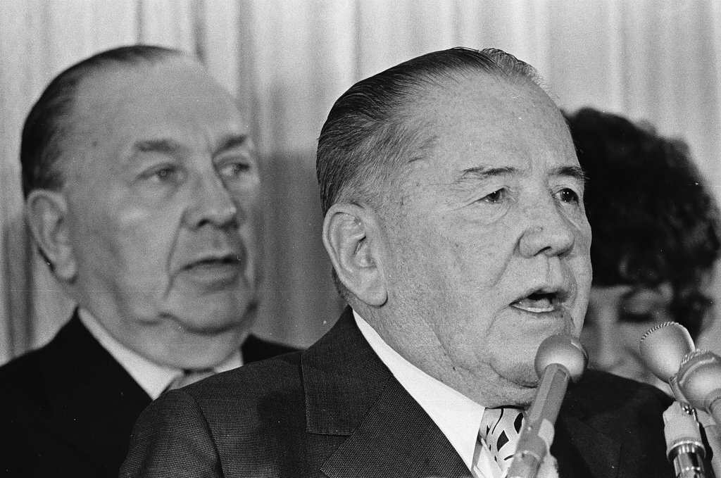 Adlai Stevenson III and others at the Sherman House Hotel on election night - Chicago Sun-Times