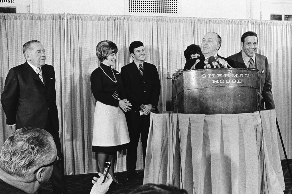 Adlai Stevenson III and others at the Sherman House Hotel on election night - Chicago Sun-Times