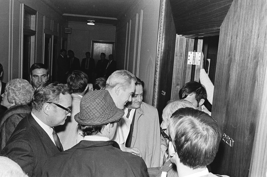Adlai Stevenson III and others at the Sherman House Hotel on election night - Chicago Sun-Times