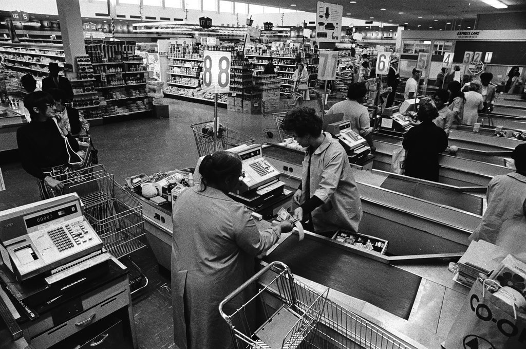 Shoppers at Hyde Park Co-Op - Chicago Sun-Times