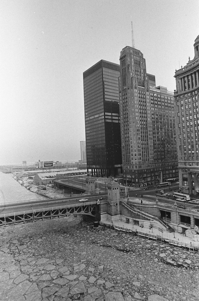 London Guarantee Building and others by the Chicago River - Chicago Sun-Times