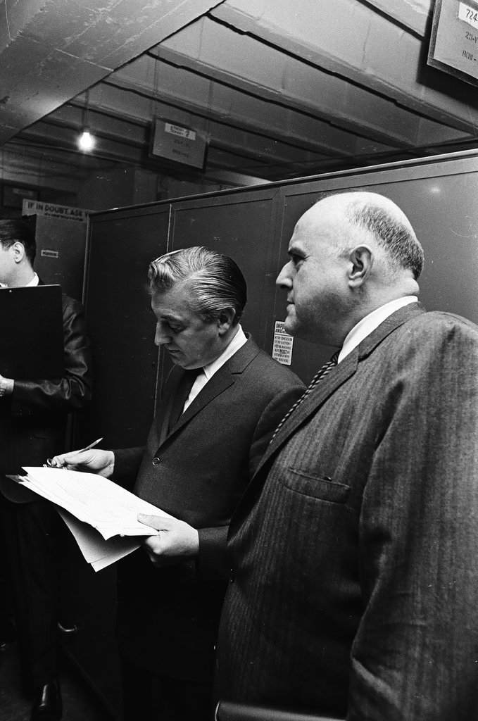 John Hoellen and Roman Pucinksi watching vote recount - Chicago Sun-Times