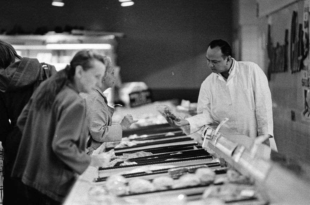 Shoppers at Hyde Park Co-Op - Chicago Sun-Times
