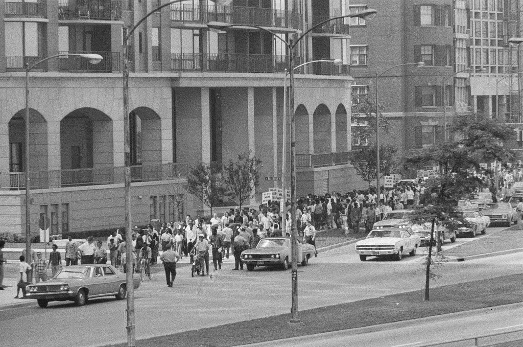Marchers protesting Cabrini-Green conditions - Chicago Sun-Times