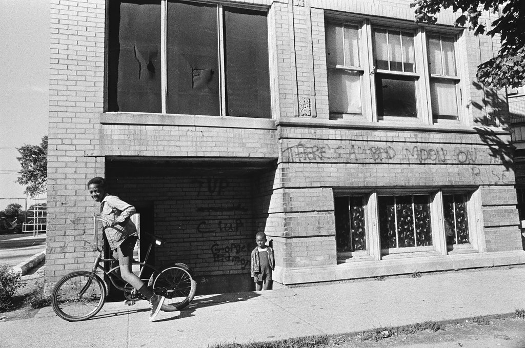 People out and about on West Juneway Terrace - Chicago Sun-Times