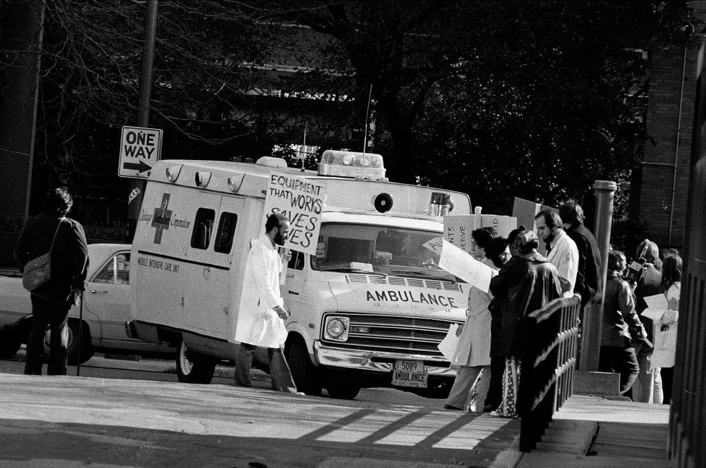 Doctors on strike picketing outside of Cook County Hospital - Chicago Sun-Times