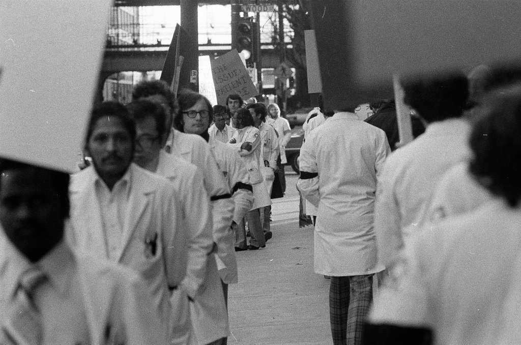 Doctors on strike picketing outside of Cook County Hospital - Chicago Sun-Times