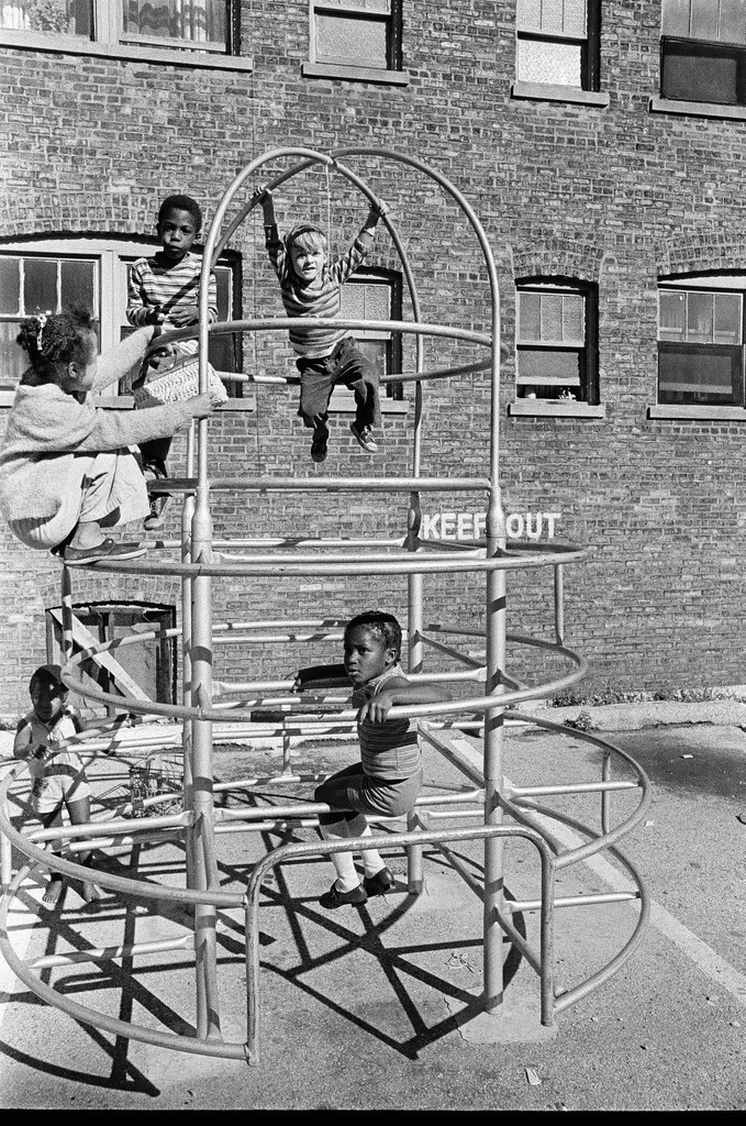 People out and about on West Juneway Terrace - Chicago Sun-Times