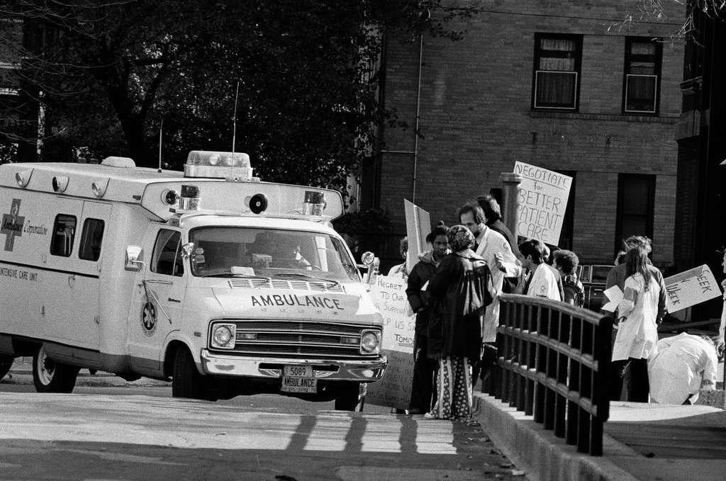 Doctors on strike picketing outside of Cook County Hospital - Chicago Sun-Times