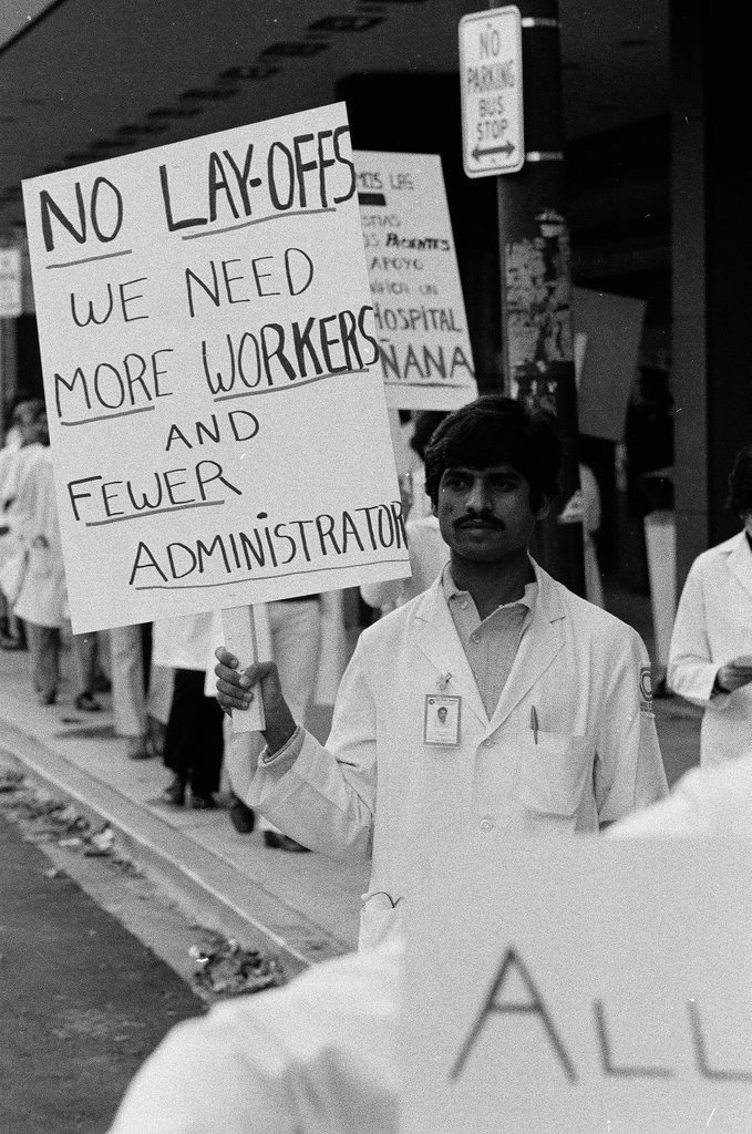 Doctors on strike picketing outside of Cook County Hospital - Chicago Sun-Times