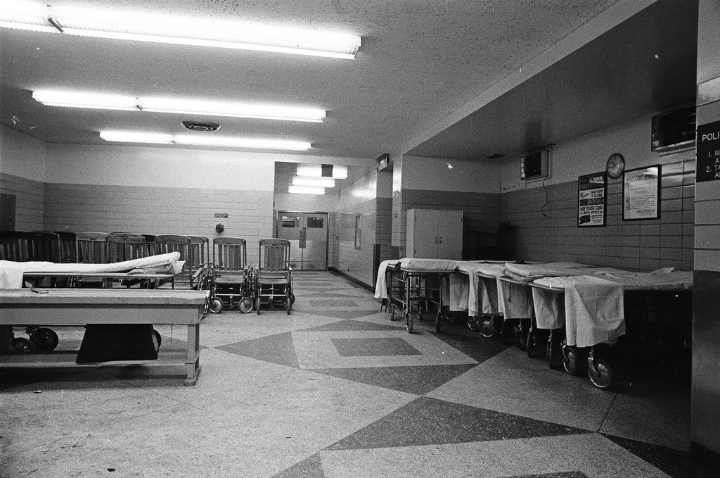 Over-crowded conditions at Cook County Hospital - Chicago Sun-Times