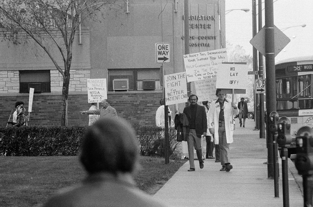 Doctors on strike picketing outside of Cook County Hospital - Chicago Sun-Times