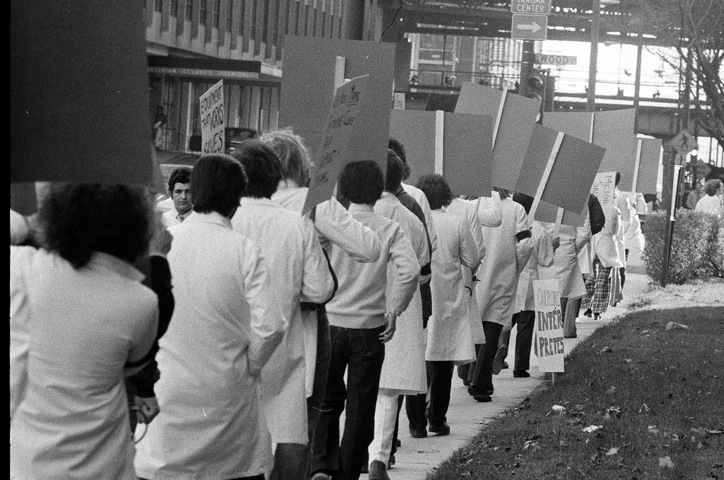 Doctors on strike picketing outside of Cook County Hospital - Chicago Sun-Times