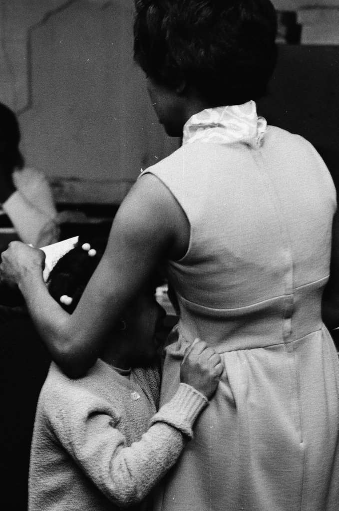 Children receiving measles and diphtheria shots - Chicago Sun-Times