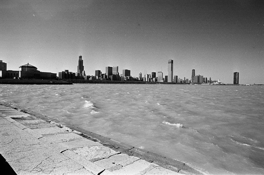 Standard Oil Building and Sears Tower under construction - Henry Herr Gill for Chicago Sun-Times