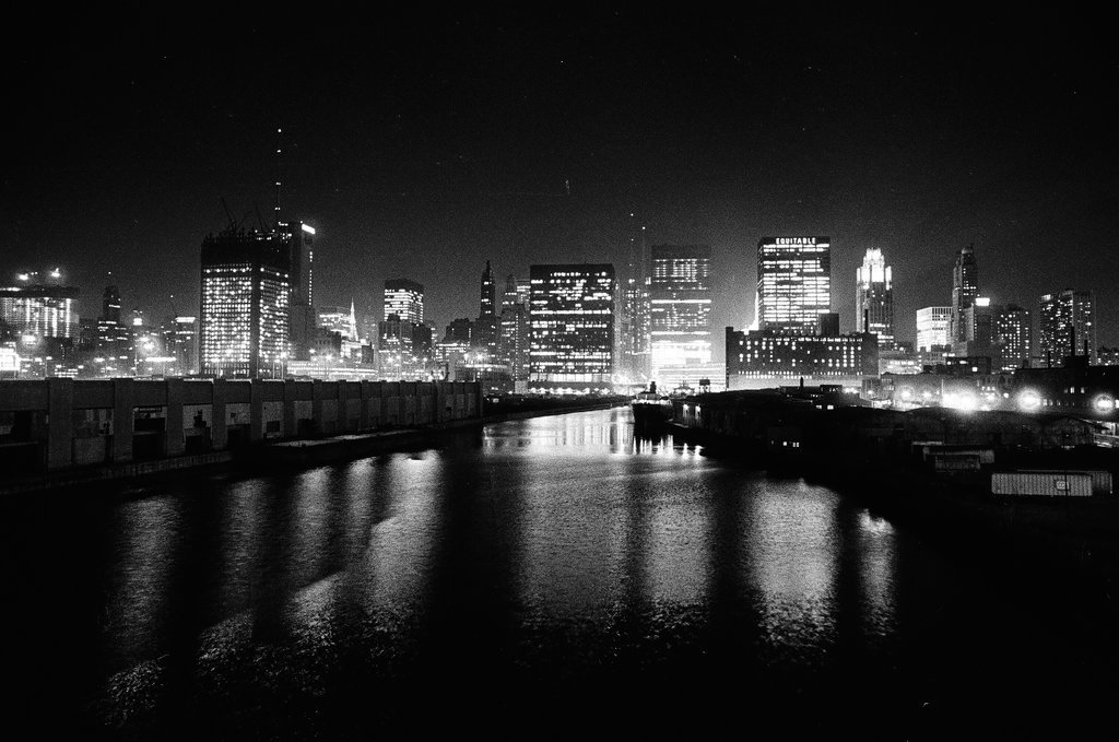 City skyline at night - Jack Lenahan for Chicago Sun-Times