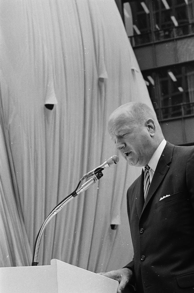Unveiling of Picasso sculpture at Civic Center - Jack Dykinga for Chicago Sun-Times