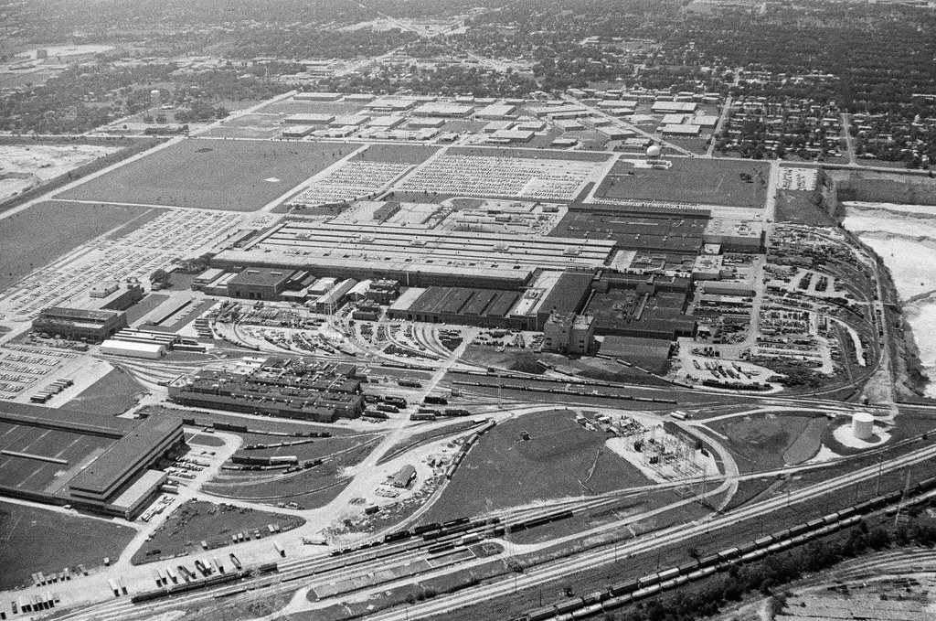 Aerial shots of the city taken from Goodyear Blimp - Howard Lyon for Chicago Sun-Times