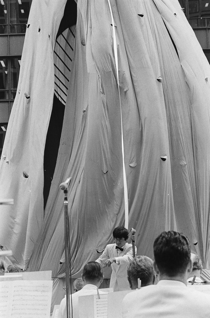 Unveiling of Picasso sculpture at Civic Center - Jack Dykinga for Chicago Sun-Times