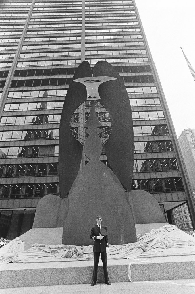 Unveiling of Picasso sculpture at Civic Center - Jack Dykinga for Chicago Sun-Times