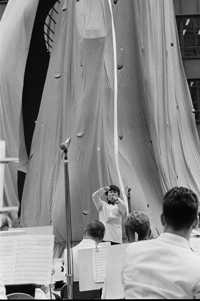 Unveiling of Picasso sculpture at Civic Center - Jack Dykinga for Chicago Sun-Times